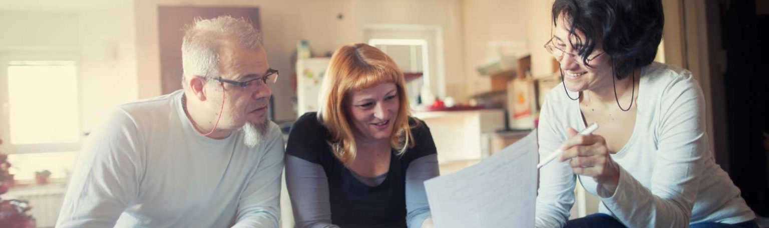 Showing people involved in a contents claim adjusting scenario